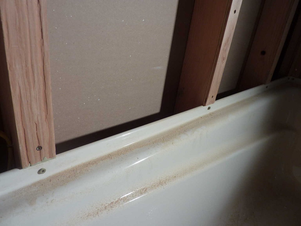 Tile tub surround shims